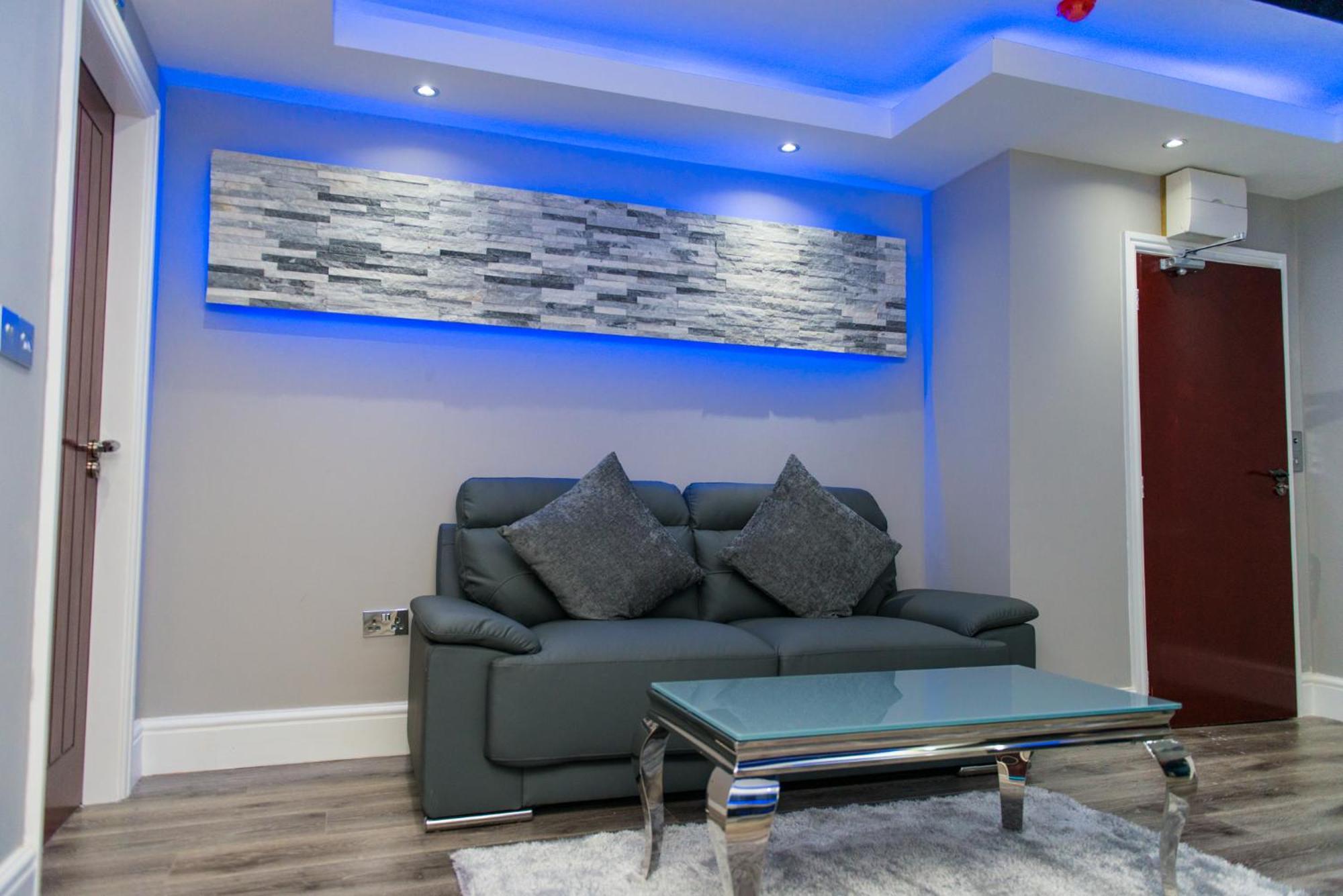 Aphrodite Suites Huddersfield Room photo