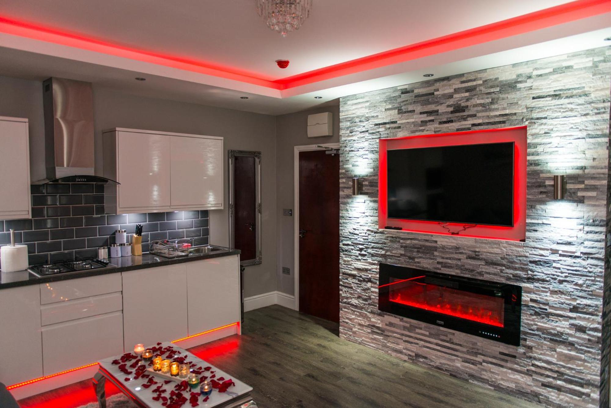 Aphrodite Suites Huddersfield Room photo